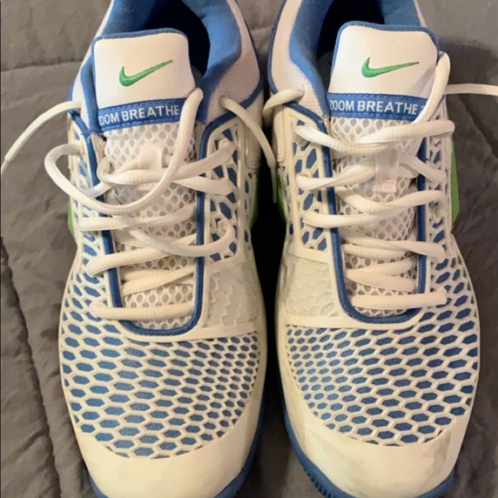 Nike tennis shoes
